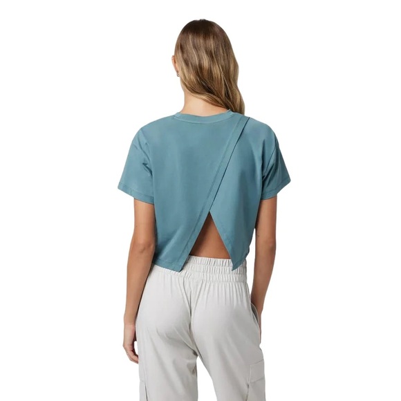 Vuori Feather Cross Back T Shirt NWT - Picture 2 of 6